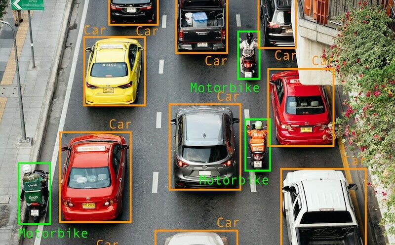 bounding box (bbox) on cars and motos